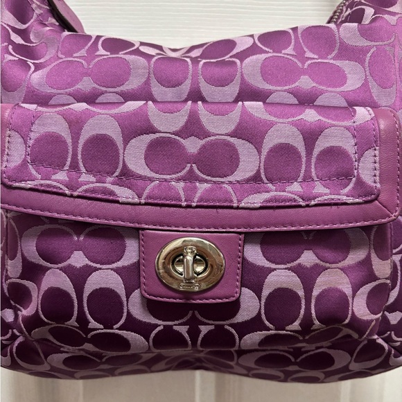Coach D1269-F19232 Penelope Signature Sateen Pocket Hobo in Purple Jacquard VGUC - Picture 2 of 14
